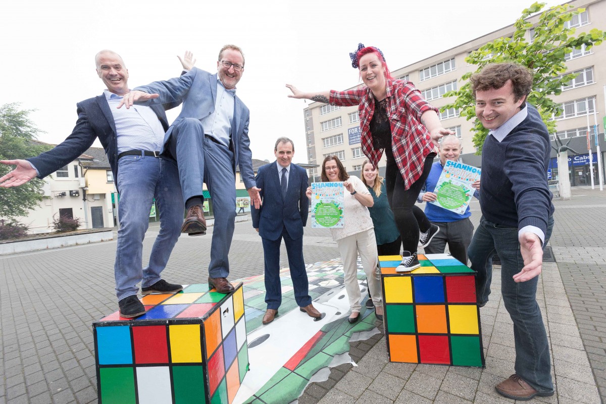 L to R: Derek Barrett (Shannon Festival), Pat Kelly (Skycourt), Ger Dollard (Clare County Council), Siobhán Mulcahy (Clare Arts Officer), Sarah Curran (Festival Artistic Team), Sinéad Scullion (Festival Artistic Team), Eoin Hoctor (Easons), Pat Kennedy (eTownz)