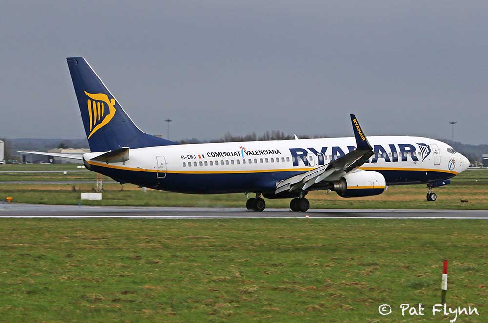 Ryanair flight 7126 touched down in Shannon at 3.43pm - Photo: © Pat Flynn 2016