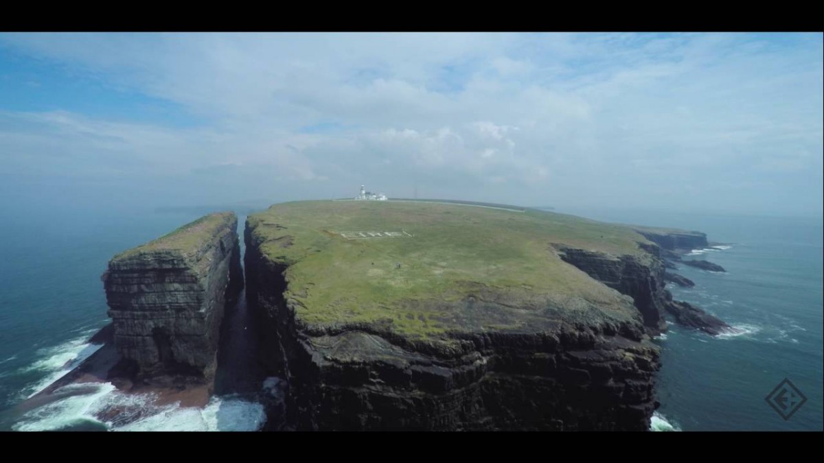 VIDEO US couple take drone selfie Loop Head