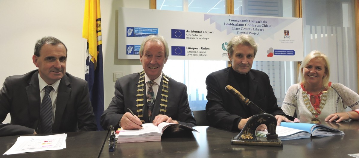 Pictured in Áras Contae an Chláir at the contract signing marking the appointment of consultants for the design and delivery of the flagship County Library project in Ennis L-R: Gerard Dollard (Interim Chief Executive, Clare County Council); Cllr. James Breen (Cathaoirleach, Clare County Council); Keith Williams (Keith Williams Architects Ltd); and Cllr. Ann Norton (Mayor of Ennis). 