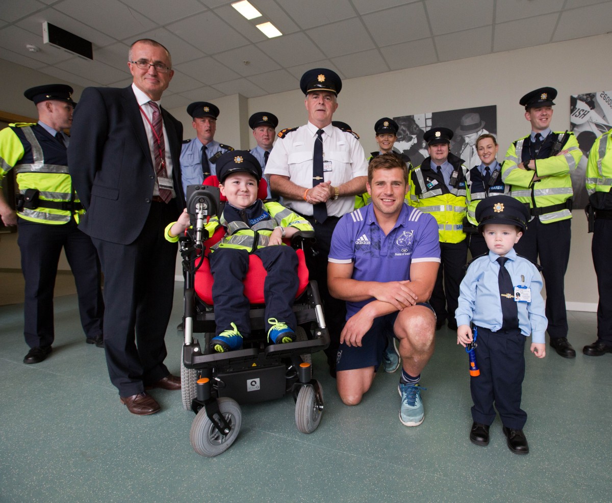 Inspections in the VIP Room at Shannon Airport. Pic: Sean Curtin (True Media)