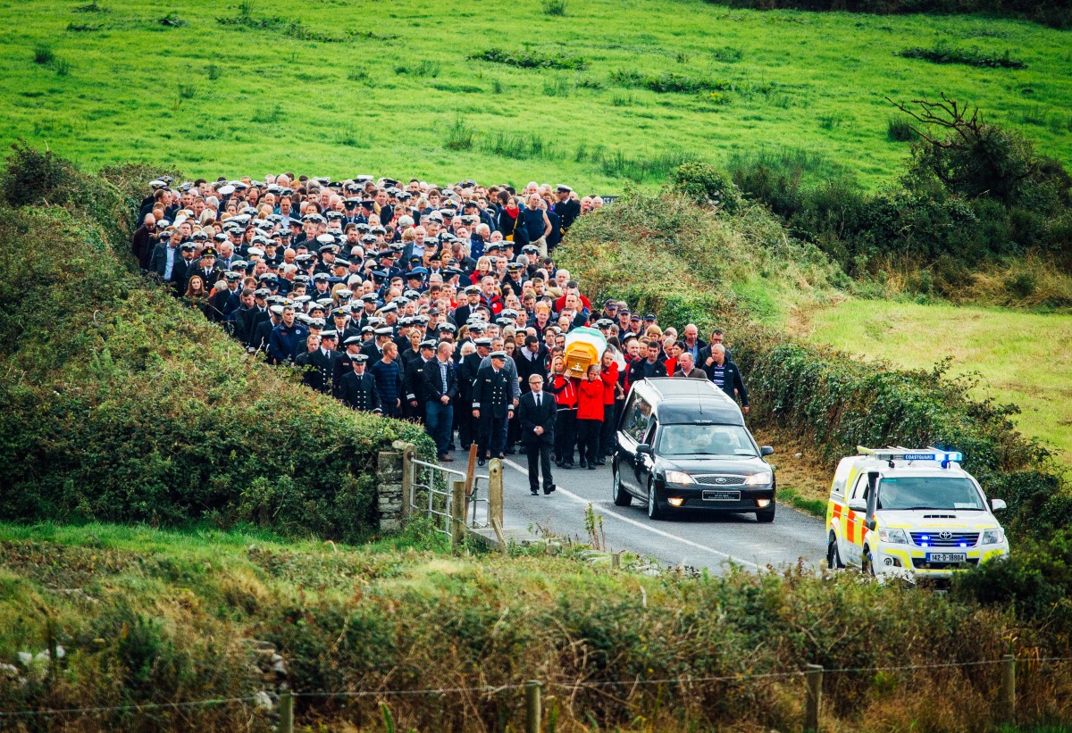 The coffin of Caitríona Lucas is carried to Kilmacreehy cemetery. Pic: Brian Arthur