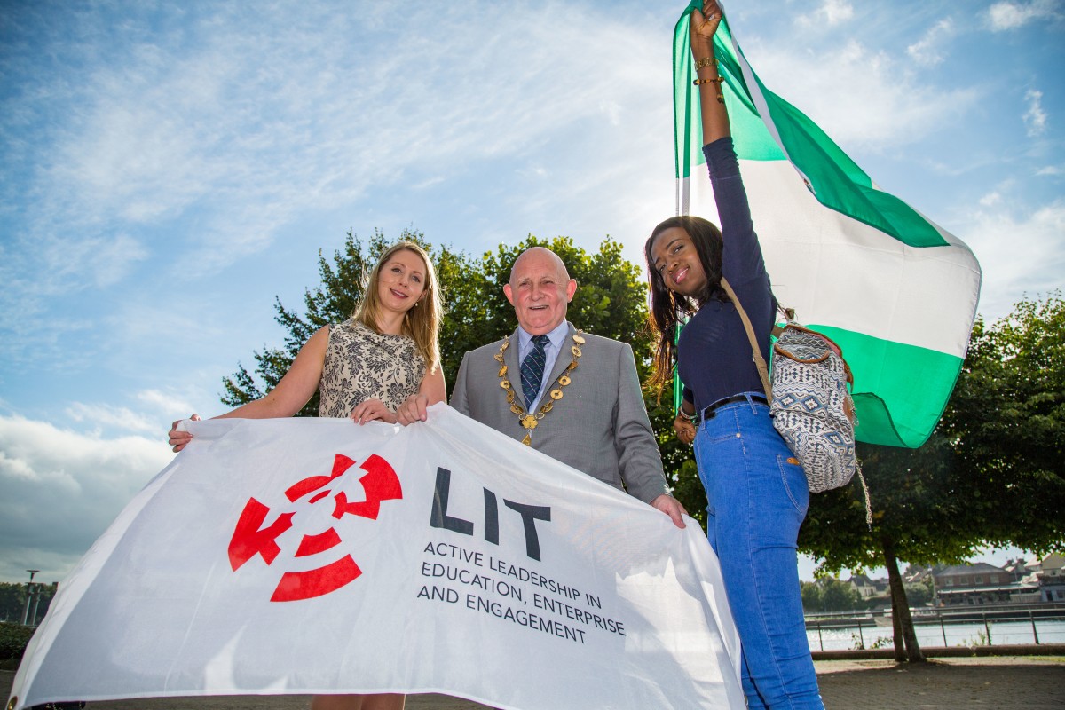 LIT Students from over a dozen countries are welcomed to Limerick by Mayor Kieran O’Hanlon.