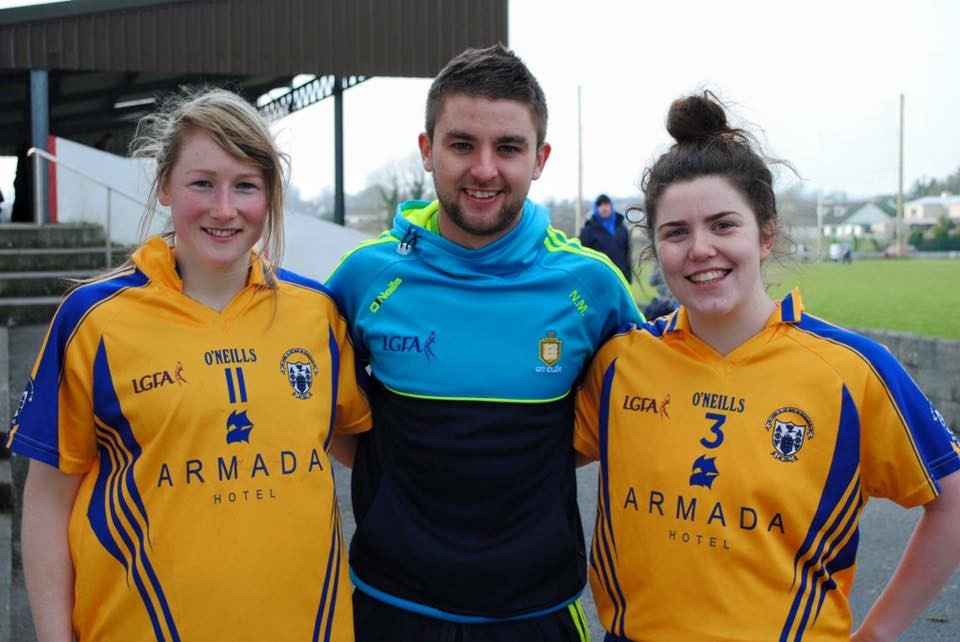 Neil Moyihan flanked by Ailish Considine (Vice Captain) & Laurie Ryan (Captain).