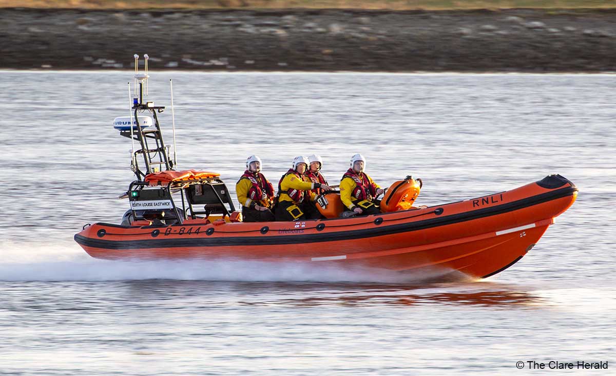 Three rescued off Clare coast by RNLI lifeboat crew