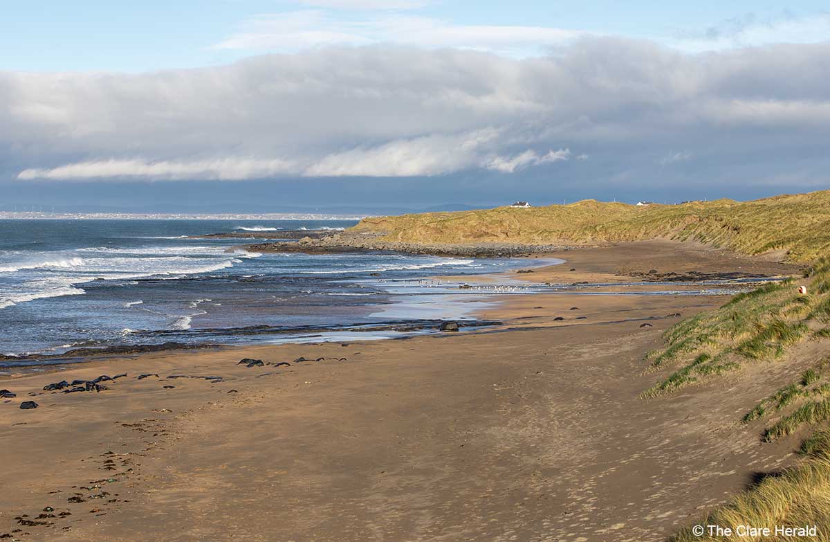 Body recovered from beach in North Clare