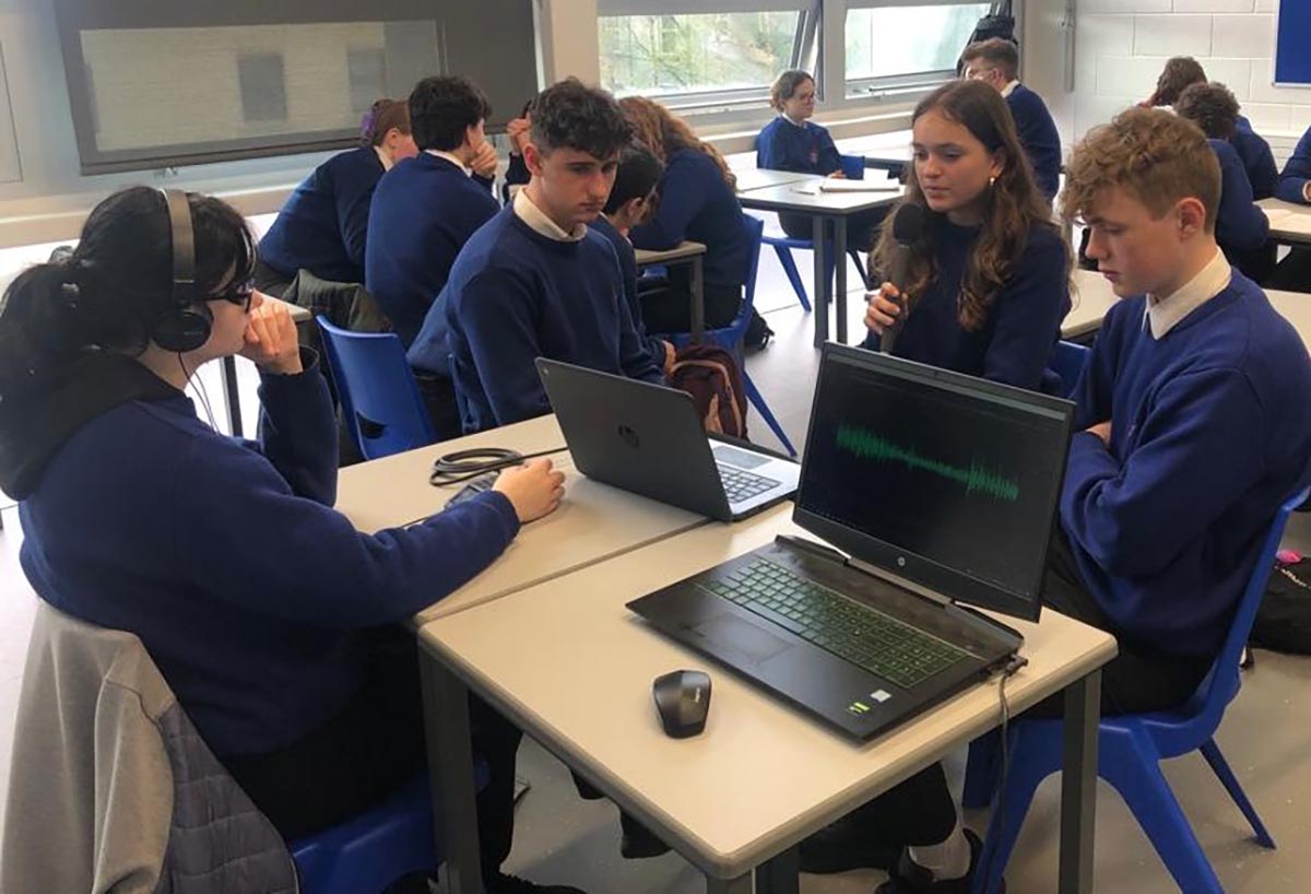 Gaelcholáiste students take over the airways on Clare FM