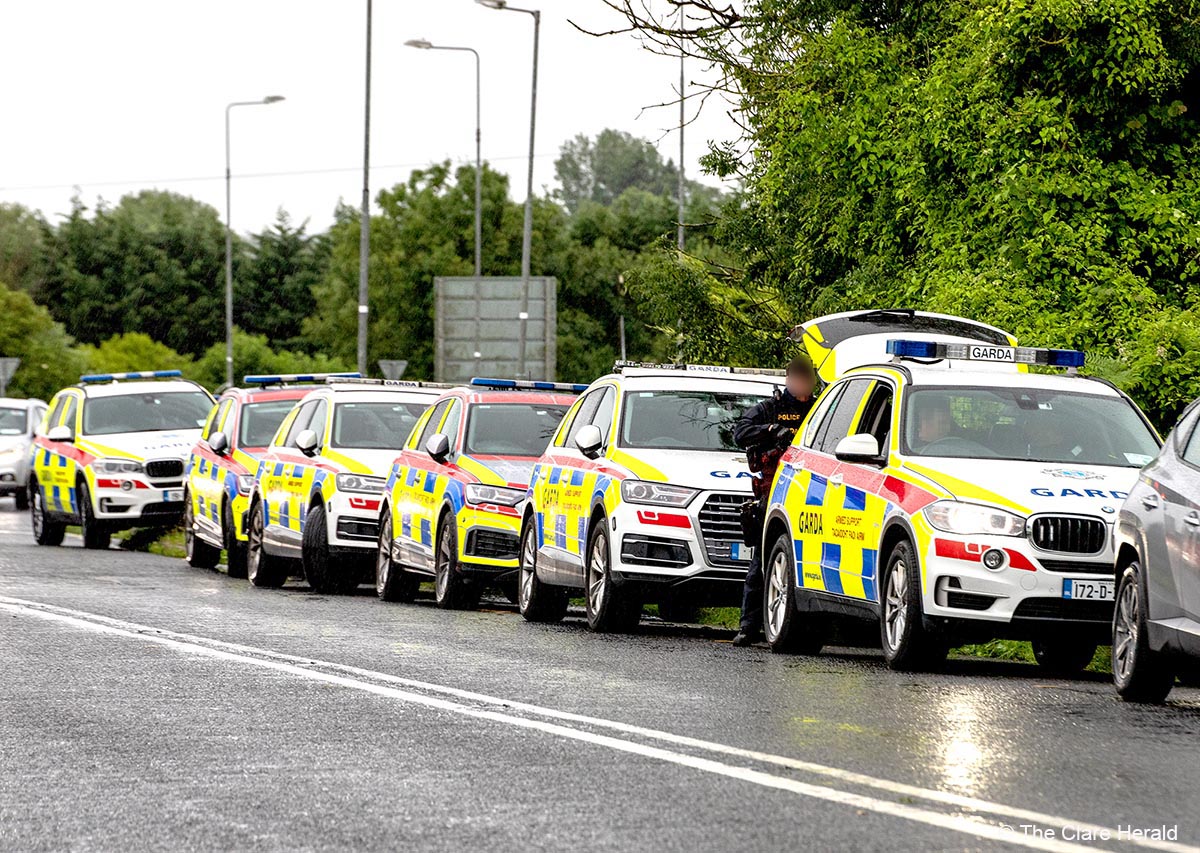 Gardaí and Defence Forces carry out search in Ennis