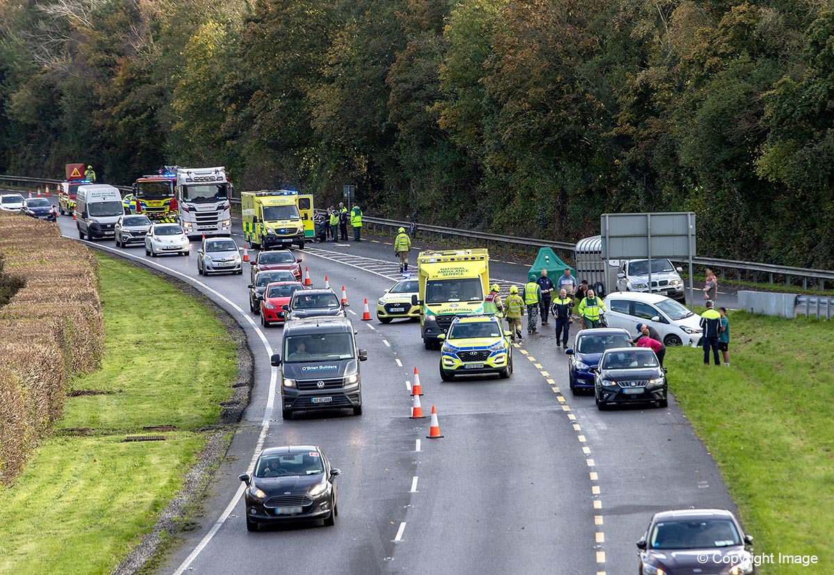 Two hospitalised after N18 multi-vehicle collision