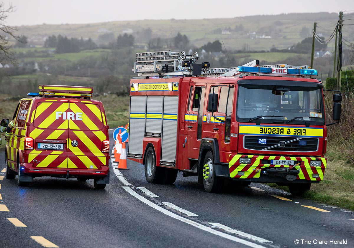 One hospitalised after N85 multi-vehicle collision