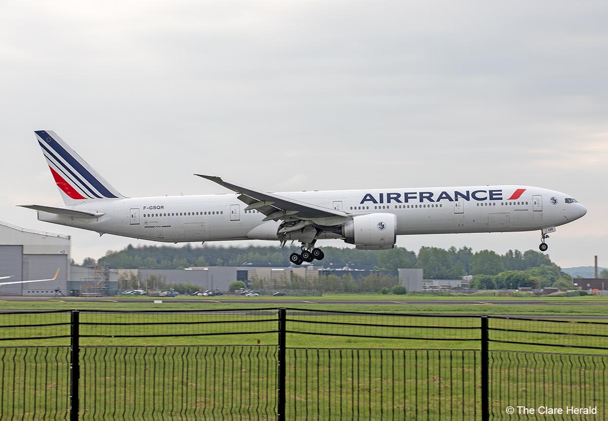 Flight diverts to Shannon after crew member fell ill