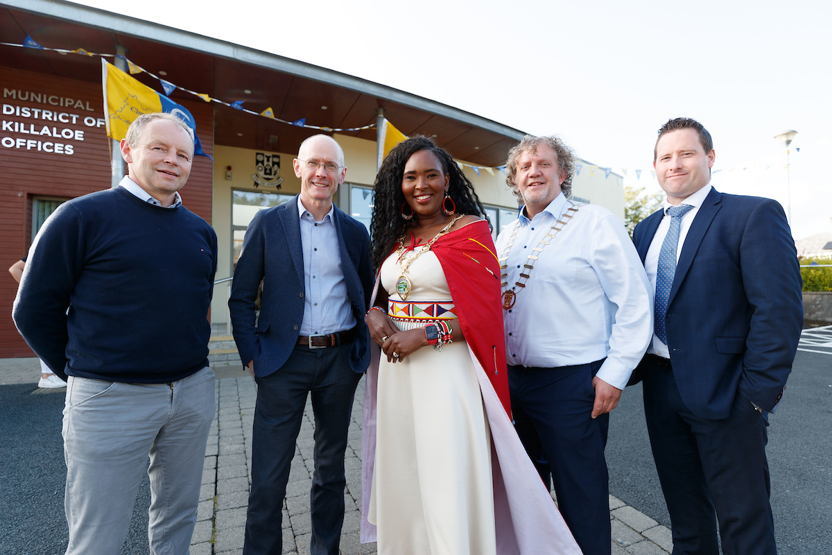 Mayor of Derry strikes a chord with people of Scariff