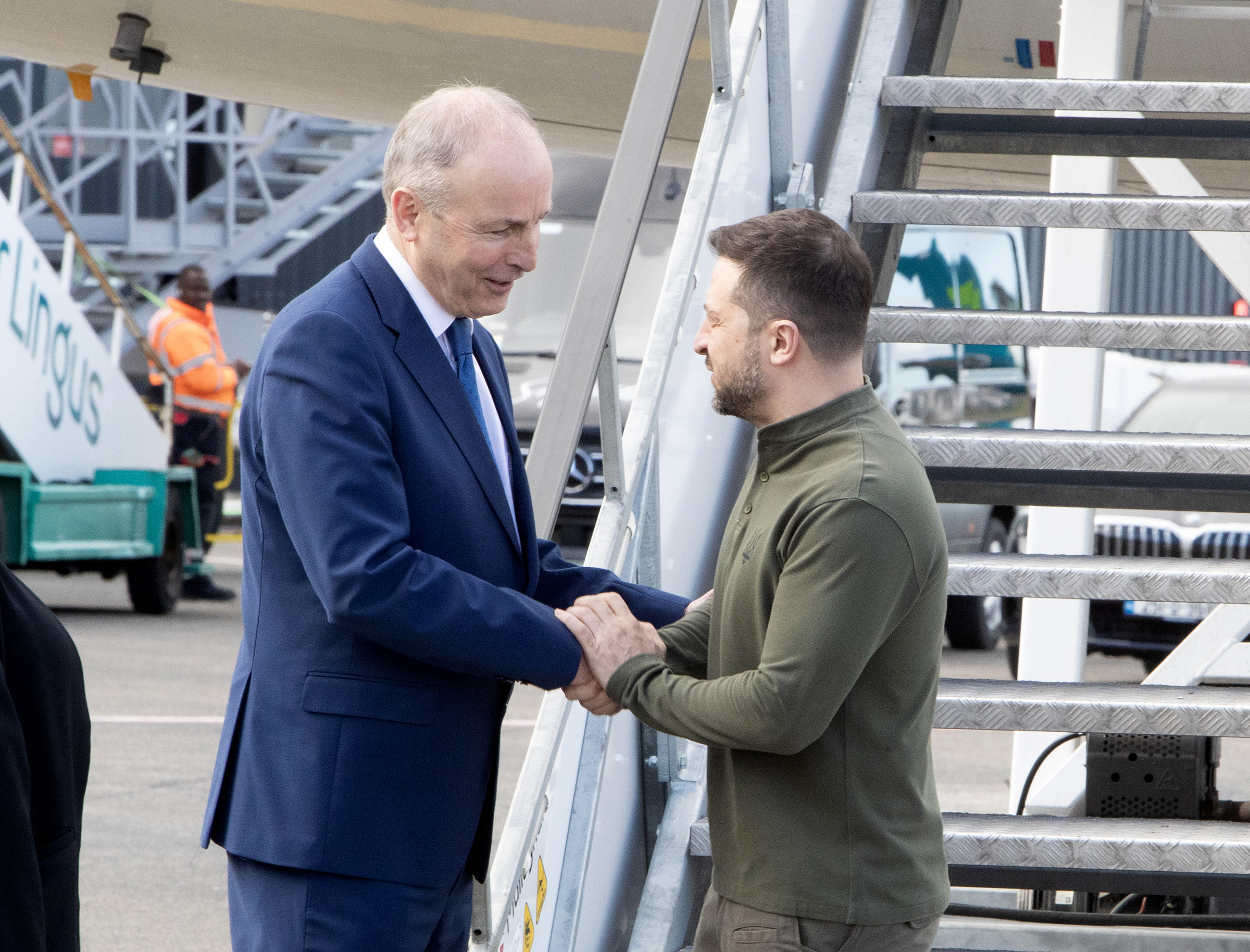 Ukrainian President meets Taoiseach during Shannon stopover