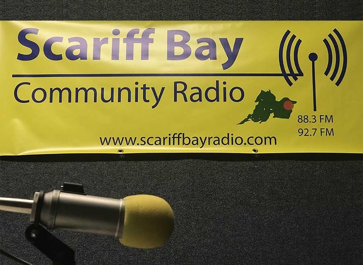 Scariff Bay Community Radio signs 10-year broadcasting licence
