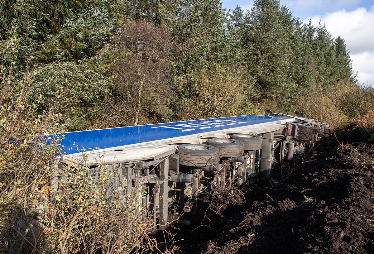 N68 reopens after crashed truck recovered from ditch