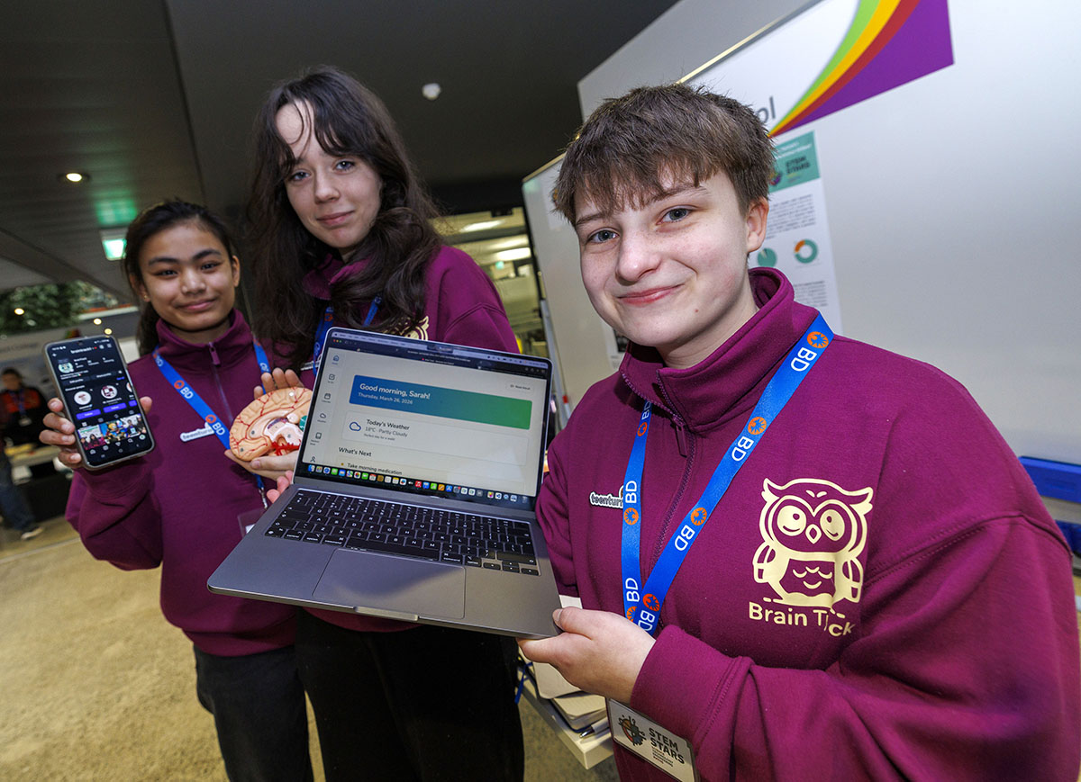 Comp students’ dementia app wins BD STEM Stars award