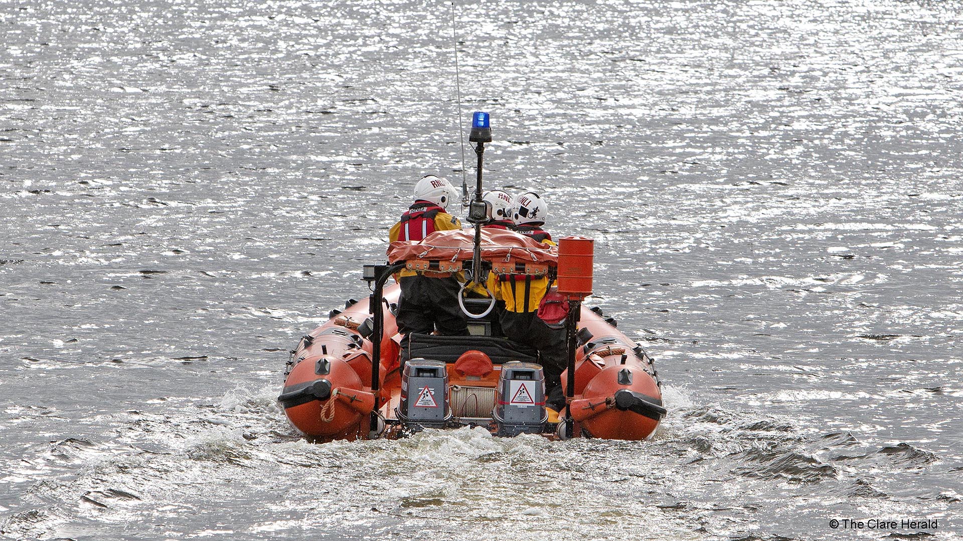 Lough Derg RNLI assists cruiser in difficulty on River Shannon